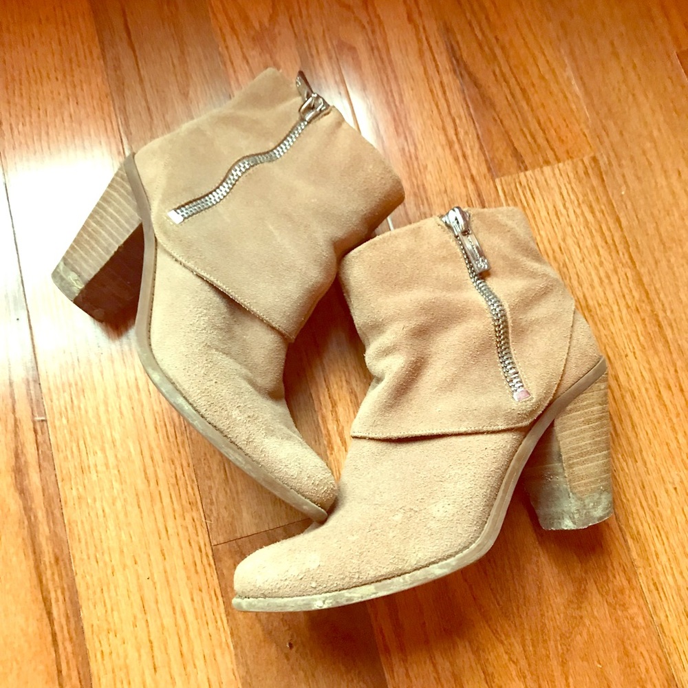 Jessica Simpson boots
